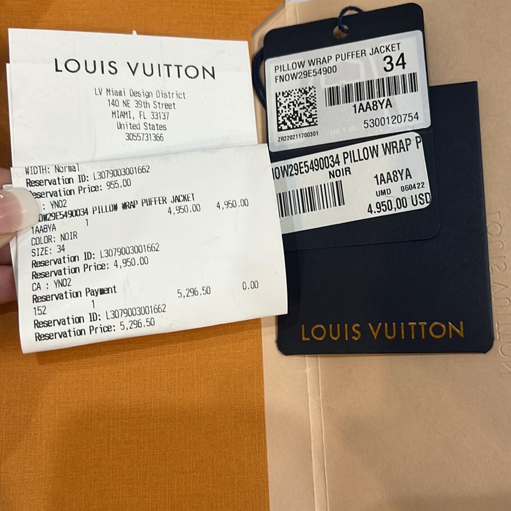 Louis Vuitton coat - Picture 8 of 16